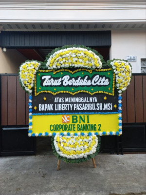 Papan Bunga Duka di Padakembang