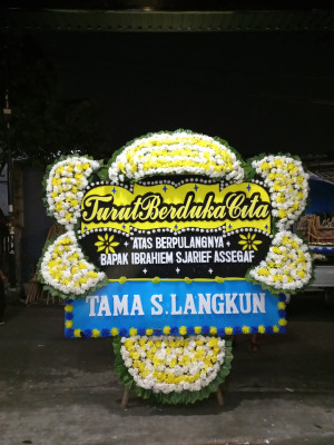 Papan Bunga Duka di Padakembang
